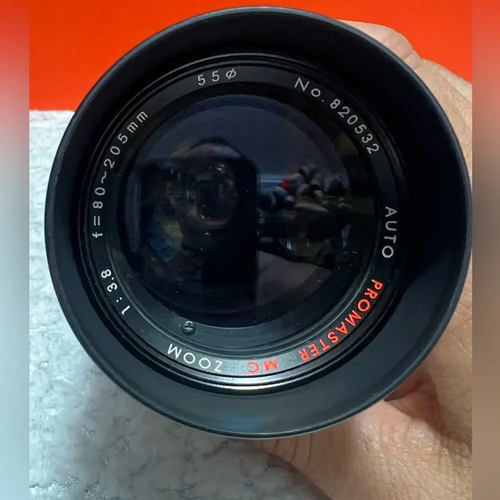 Vintage Sigma Promaster MC Auto Zoom camera lens80-205mm f/3.8